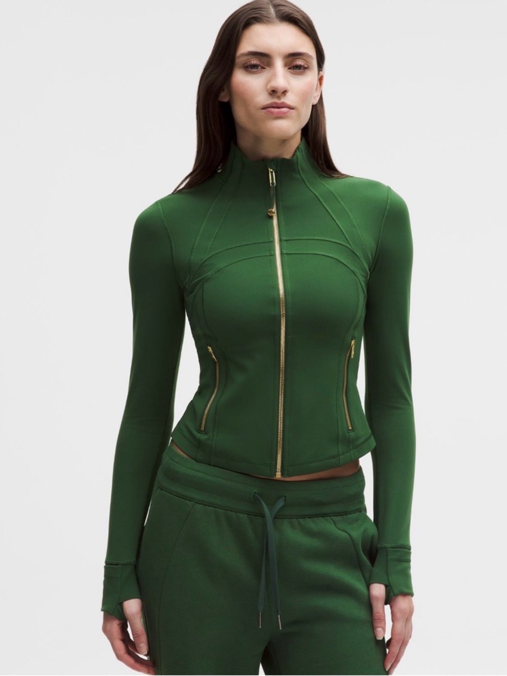 NWT Lululemon define Cropped Jacket
Nulu Size 2 Ivy Grove/Gold/Gold